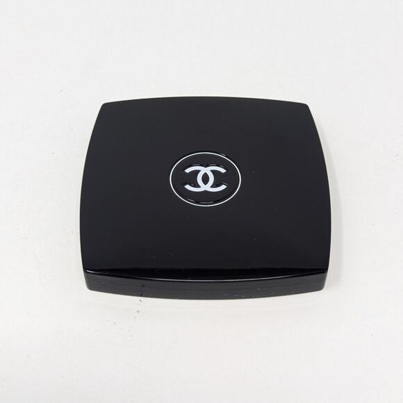 Chanel Dual Mirror Normal and Magnifying - Picture 8 of 9